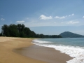 Пляж Май Кхао